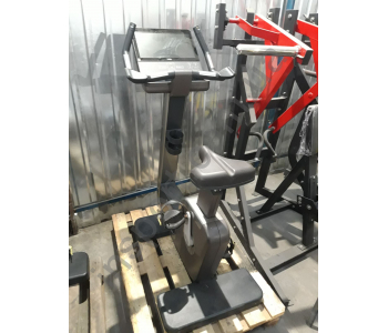 Вертикальный велотренажер Technogym Bike Artis Unity б/у