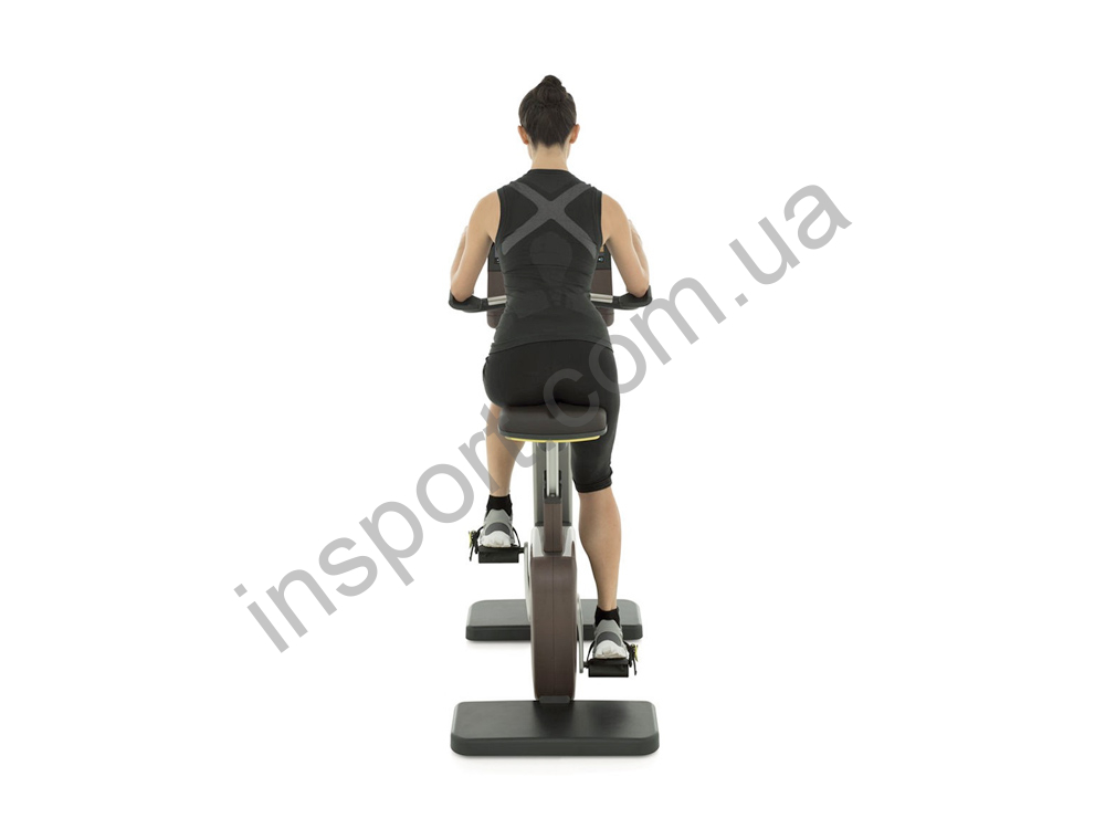Вертикальный велотренажер Technogym Bike Artis Unity